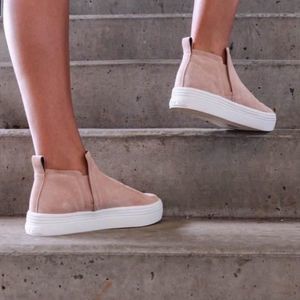 DOLCE VITA Tate Sneaker in Blush Suede size 7
